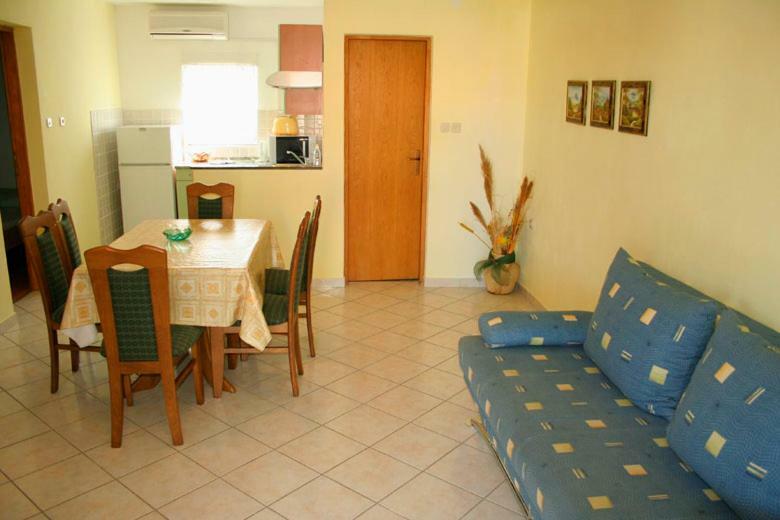 Apartments Mirjana - Stara Novalja Esterno foto
